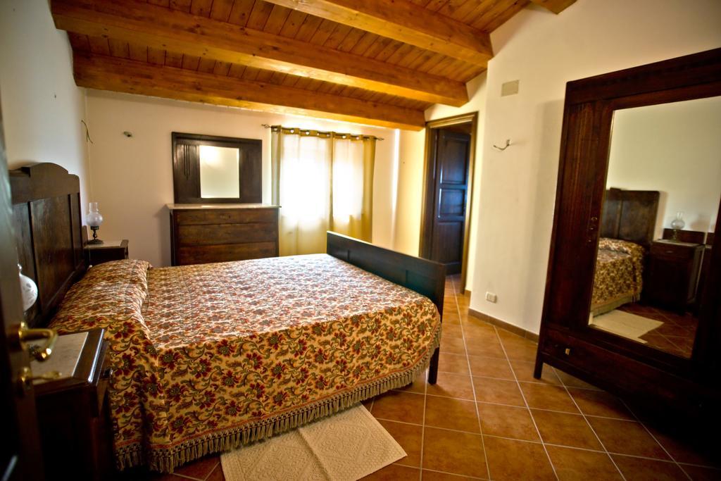 Agriturismo Miracco Atanasio Franco "Il Maniero" Santa Sofia d'Epiro エクステリア 写真