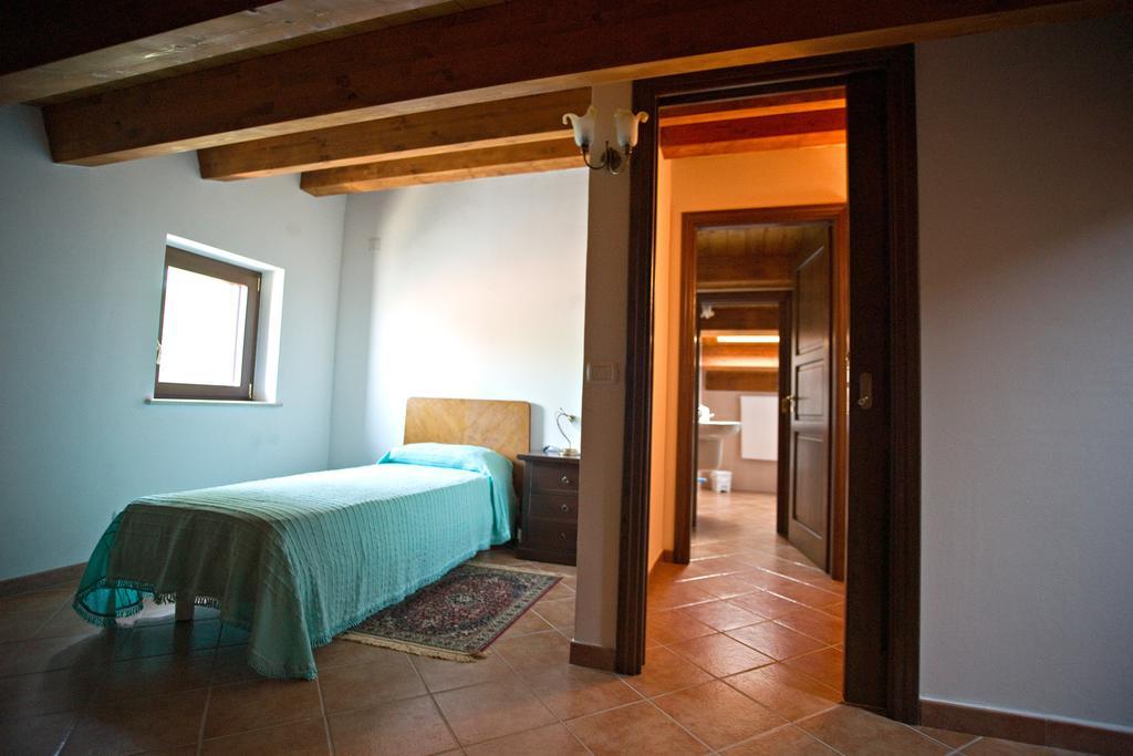 Agriturismo Miracco Atanasio Franco "Il Maniero" Santa Sofia d'Epiro エクステリア 写真