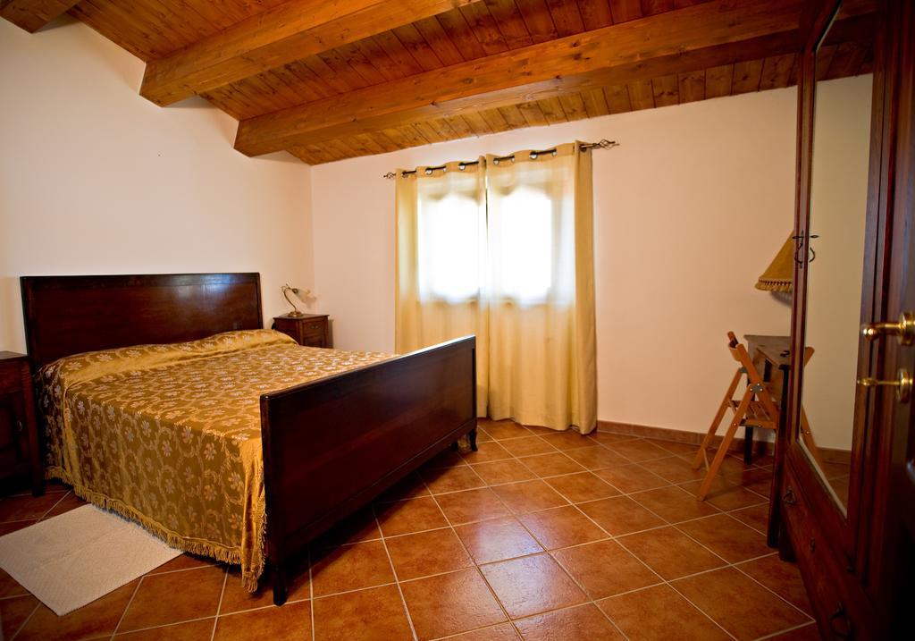 Agriturismo Miracco Atanasio Franco "Il Maniero" Santa Sofia d'Epiro エクステリア 写真